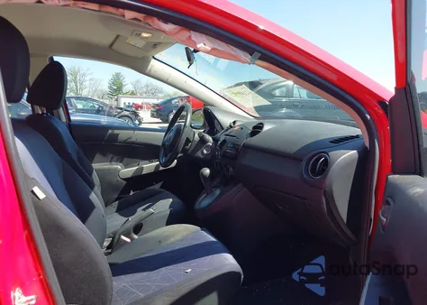 2013 Mazda Mazda2 Sport из США, поврежденный, VIN JM1DE1KYXD0165698